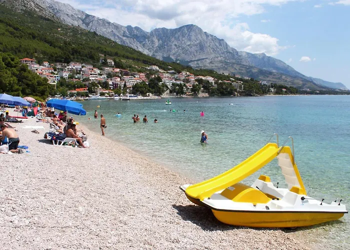 Apartments With A Parking Space Brela, Makarska - 20007